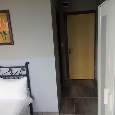 Отель Sea Port House 3*