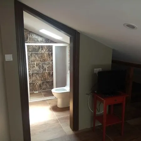 Отель Sea Port House 3*