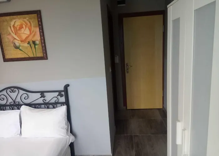 מלון Sea Port House 3*